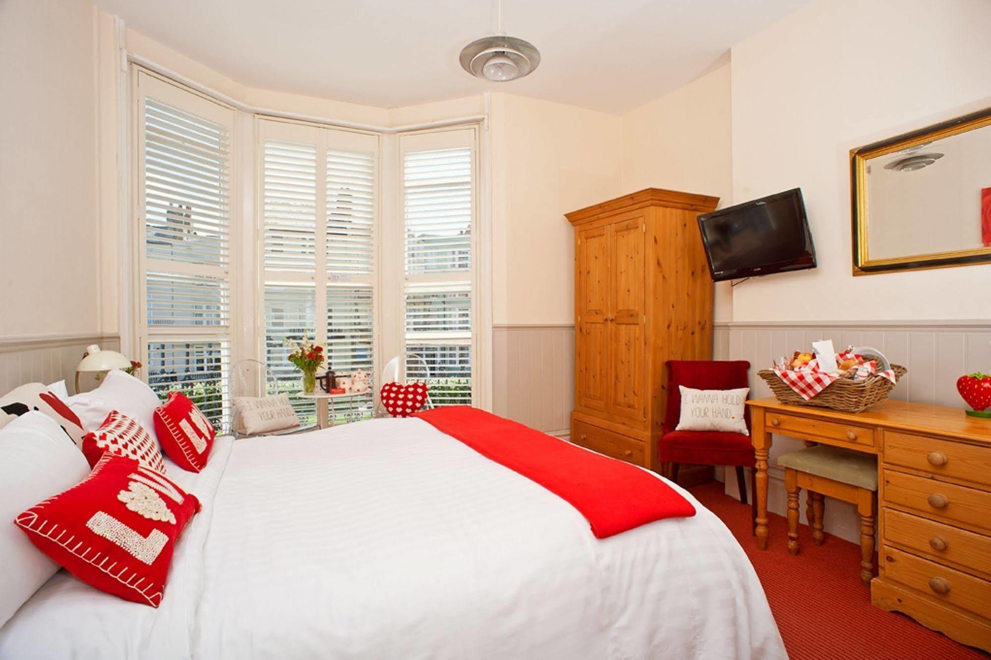 Strawberry Fields Hotel Brighton Exterior photo